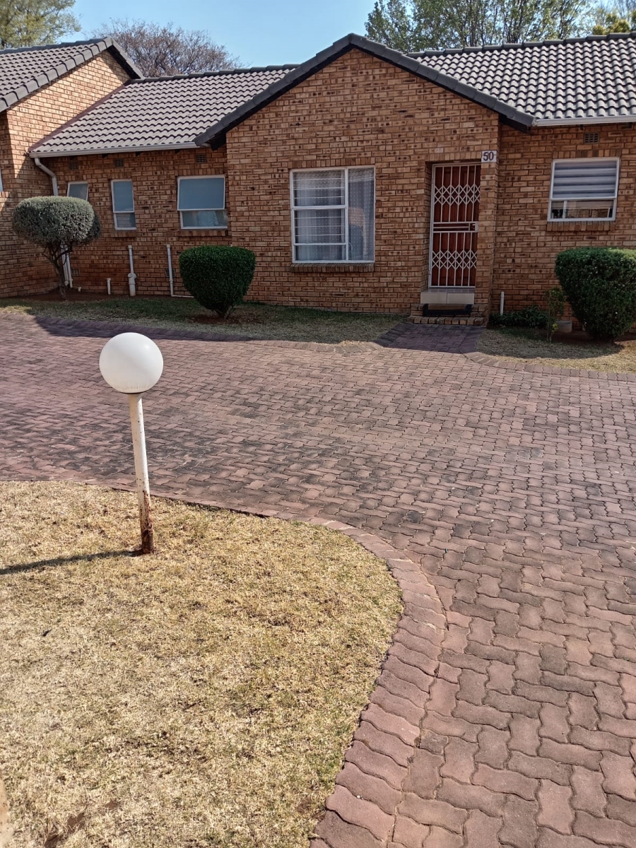2 Bedroom Property for Sale in Princess A H Gauteng