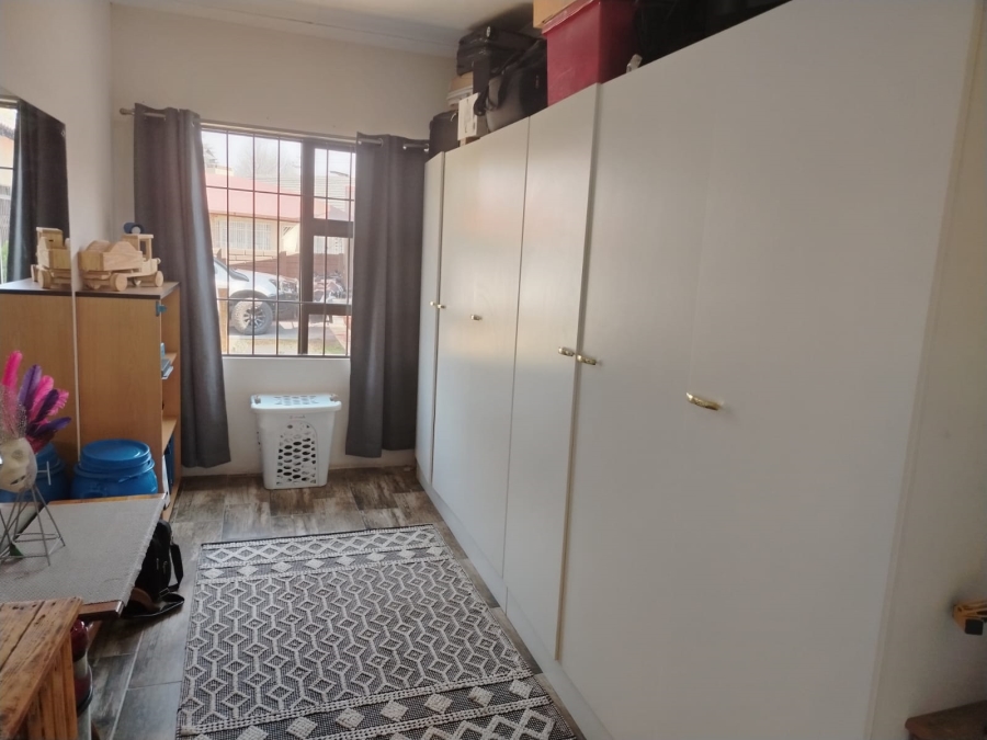 3 Bedroom Property for Sale in Dersley Gauteng