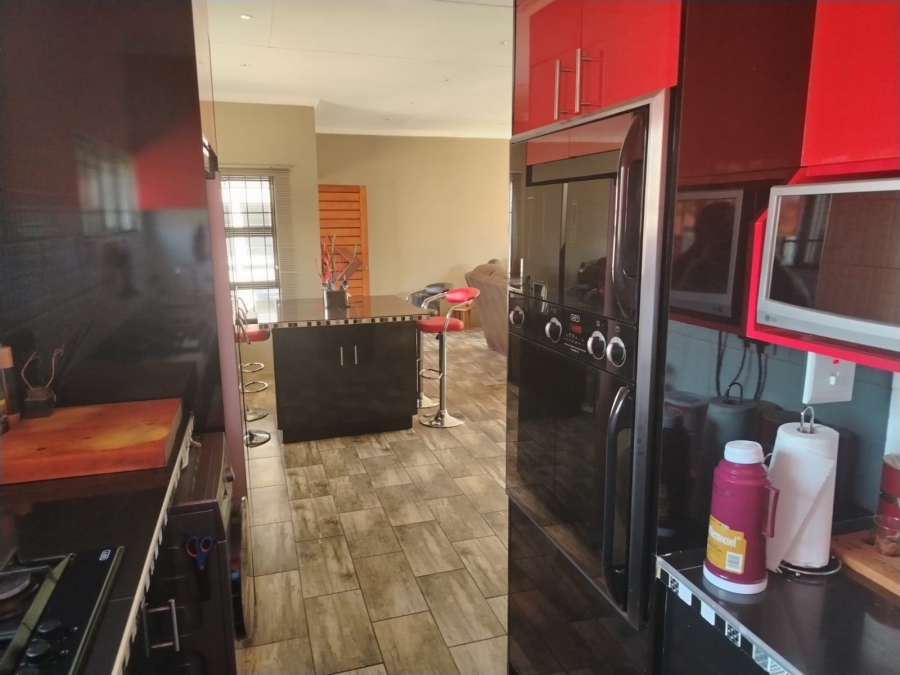 3 Bedroom Property for Sale in Dersley Gauteng
