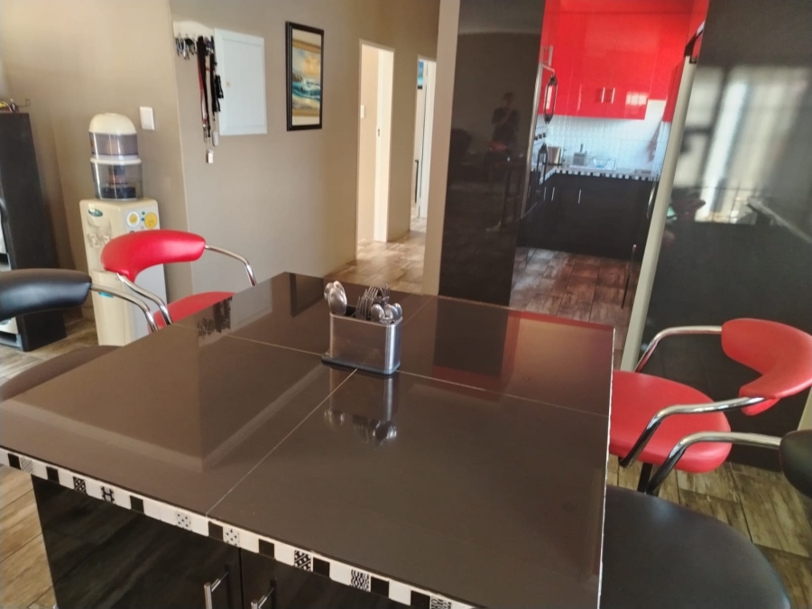 3 Bedroom Property for Sale in Dersley Gauteng
