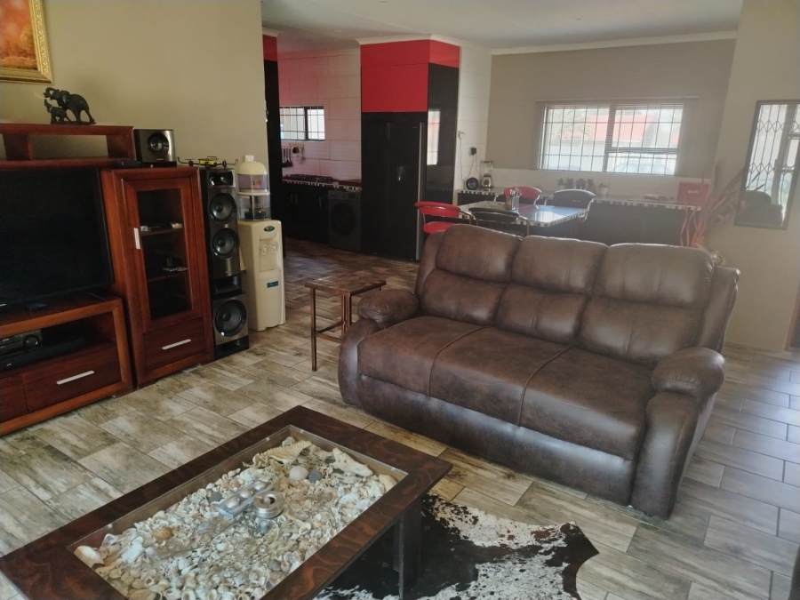 3 Bedroom Property for Sale in Dersley Gauteng