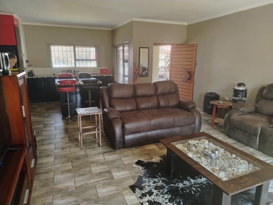 3 Bedroom Property for Sale in Dersley Gauteng