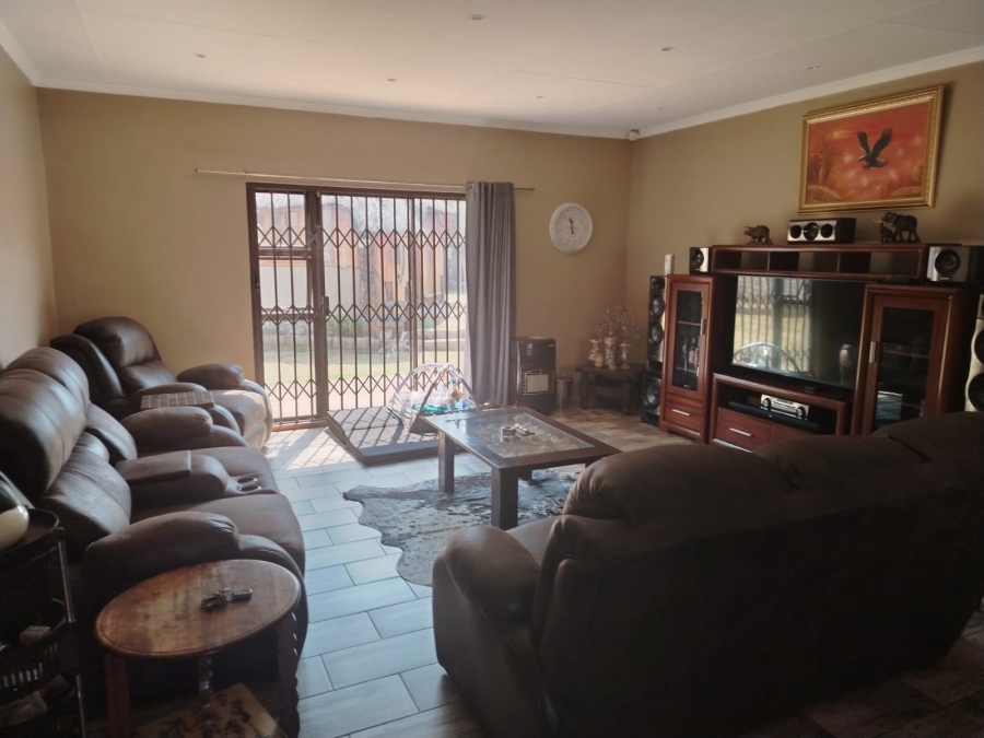 3 Bedroom Property for Sale in Dersley Gauteng