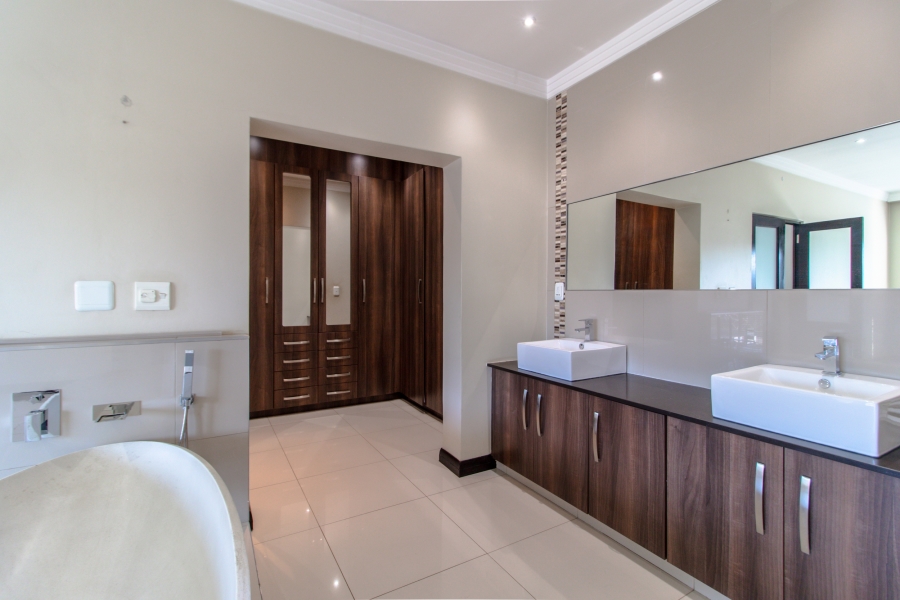 4 Bedroom Property for Sale in Aspen Hills Gauteng