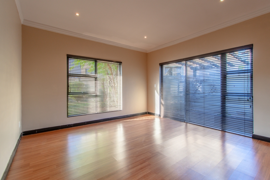 4 Bedroom Property for Sale in Aspen Hills Gauteng