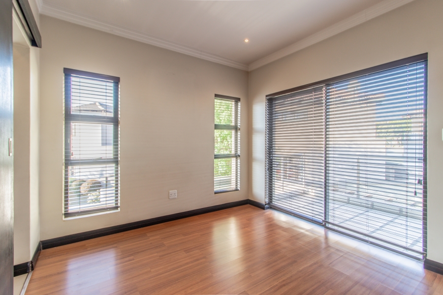 4 Bedroom Property for Sale in Aspen Hills Gauteng