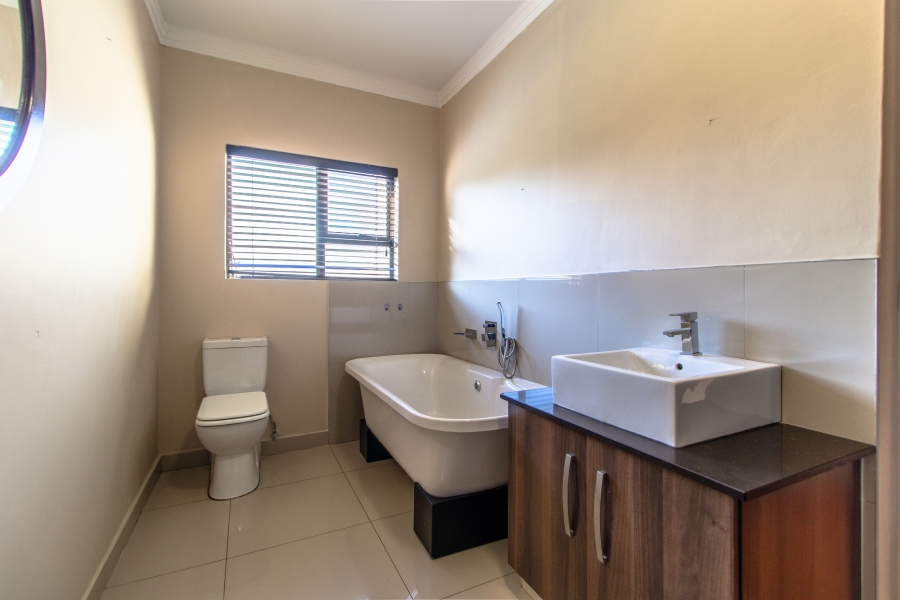4 Bedroom Property for Sale in Aspen Hills Gauteng