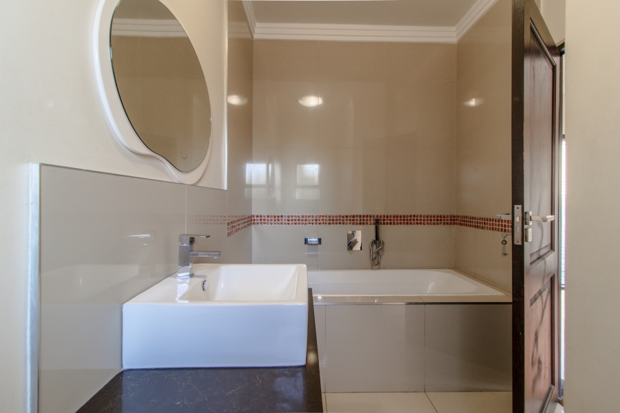4 Bedroom Property for Sale in Aspen Hills Gauteng