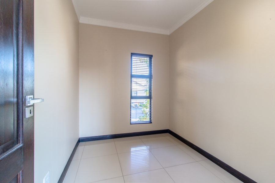 4 Bedroom Property for Sale in Aspen Hills Gauteng