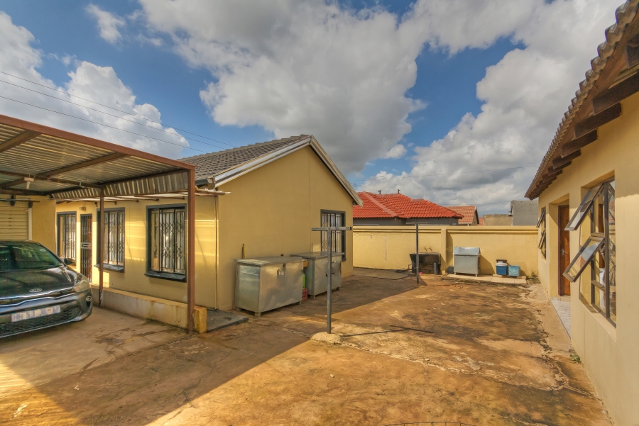 3 Bedroom Property for Sale in Protea Glen Gauteng
