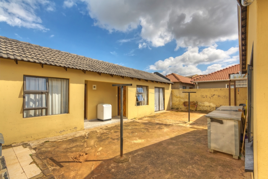 3 Bedroom Property for Sale in Protea Glen Gauteng