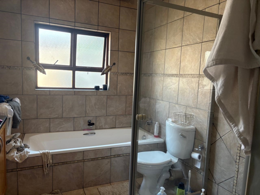 To Let 3 Bedroom Property for Rent in Six Fountains Residential Estate Gauteng