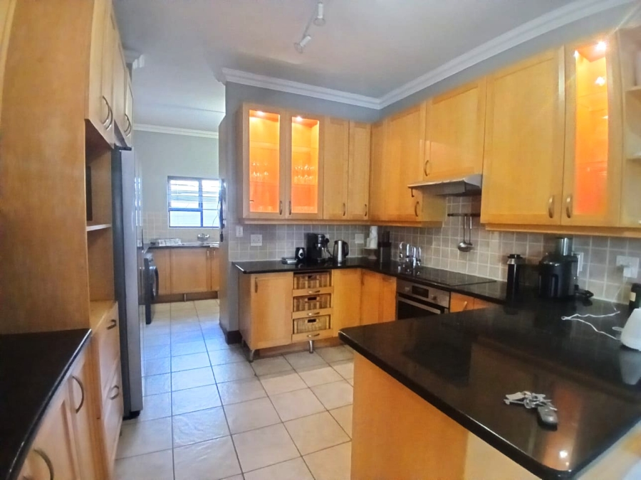 To Let 3 Bedroom Property for Rent in Six Fountains Residential Estate Gauteng