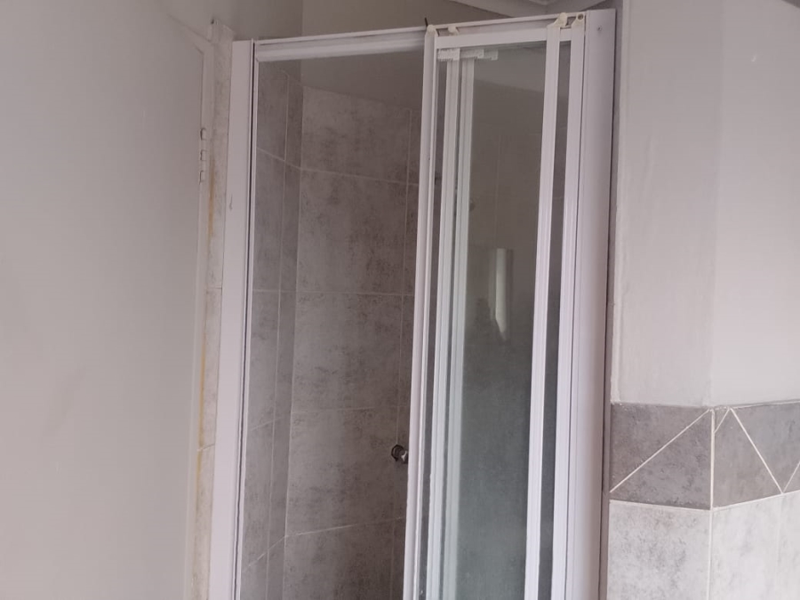 To Let 2 Bedroom Property for Rent in Mondeor Gauteng