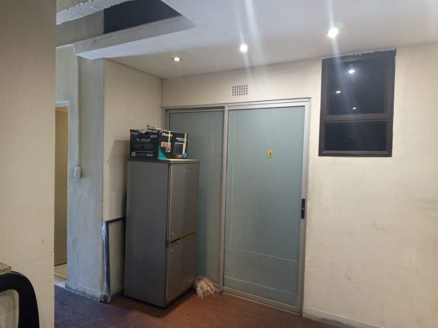 To Let 4 Bedroom Property for Rent in Braamfontein Gauteng