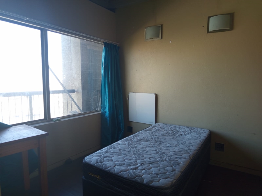To Let 4 Bedroom Property for Rent in Braamfontein Gauteng