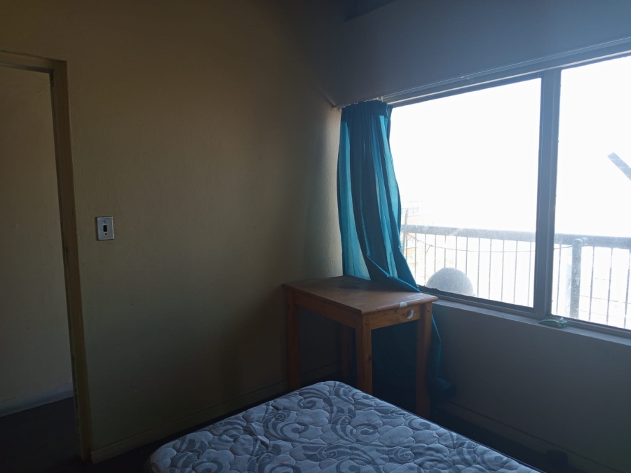 To Let 4 Bedroom Property for Rent in Braamfontein Gauteng