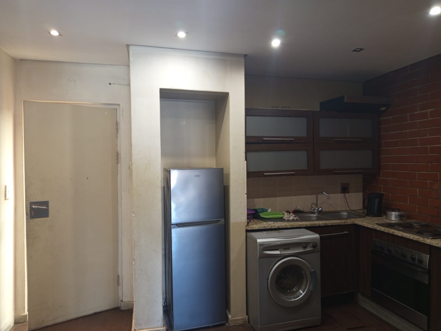 To Let 4 Bedroom Property for Rent in Braamfontein Gauteng