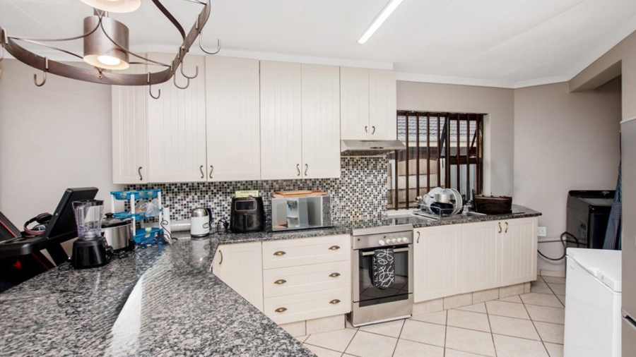 4 Bedroom Property for Sale in Freeway Park Gauteng