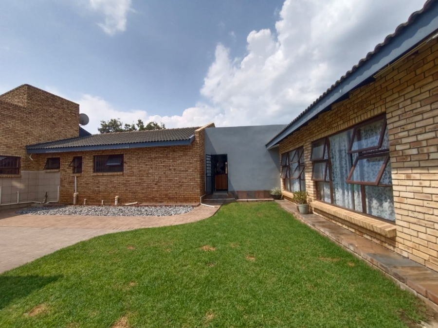 3 Bedroom Property for Sale in Vanderbijlpark SE 4 Gauteng