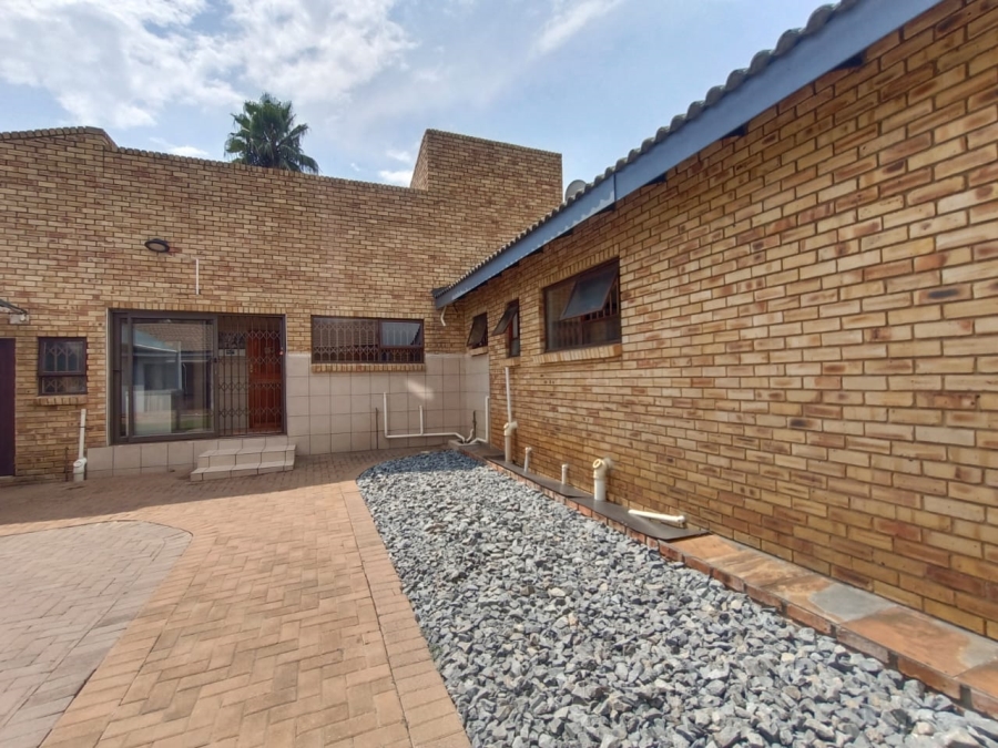 3 Bedroom Property for Sale in Vanderbijlpark SE 4 Gauteng