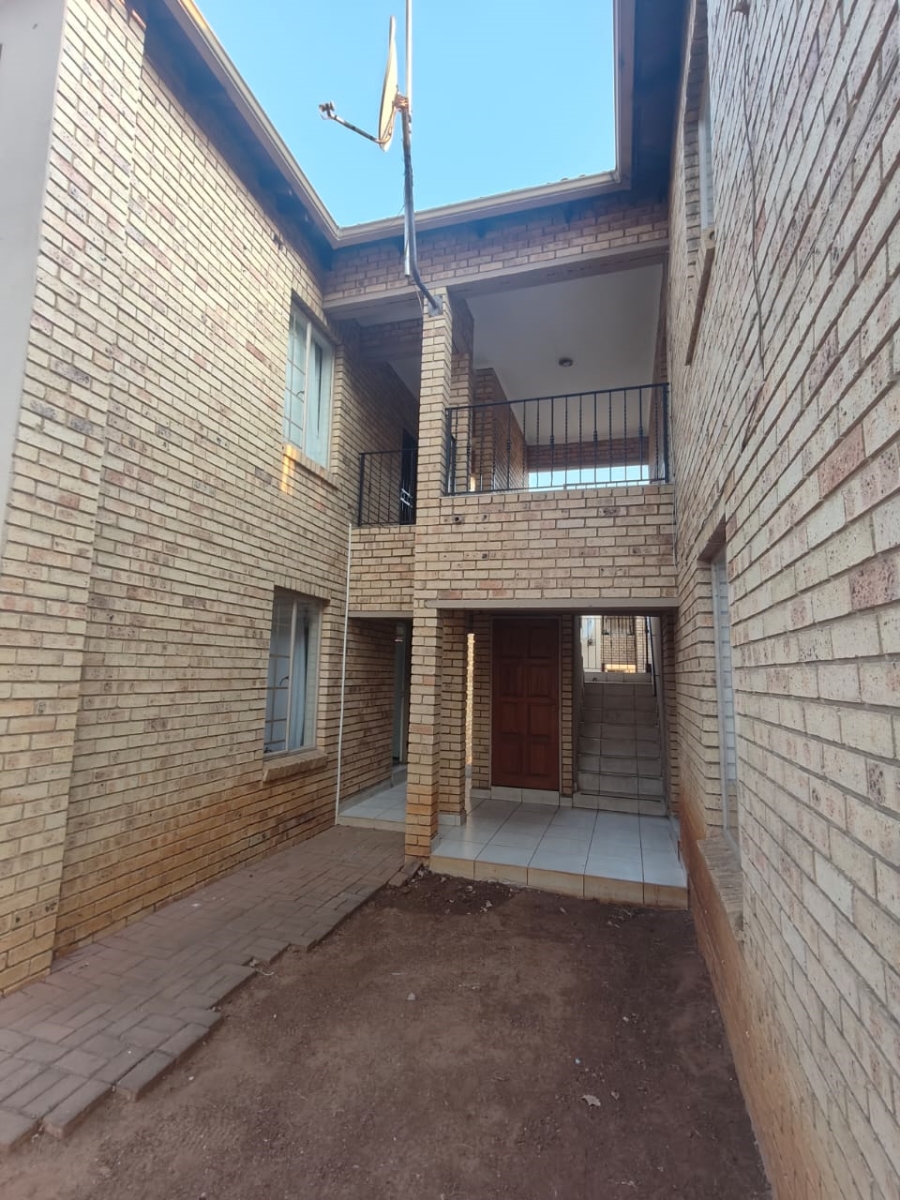2 Bedroom Property for Sale in Vanderbijlpark SW 5 Gauteng