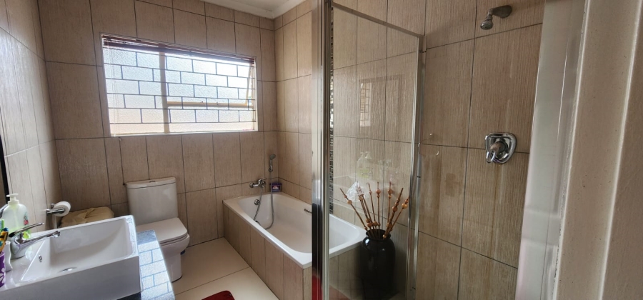 4 Bedroom Property for Sale in Vanderbijlpark SE 4 Gauteng