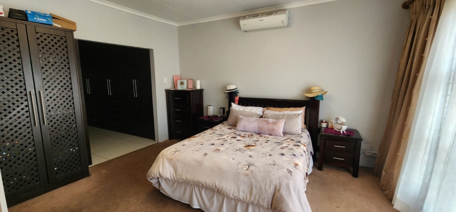 4 Bedroom Property for Sale in Vanderbijlpark SE 4 Gauteng