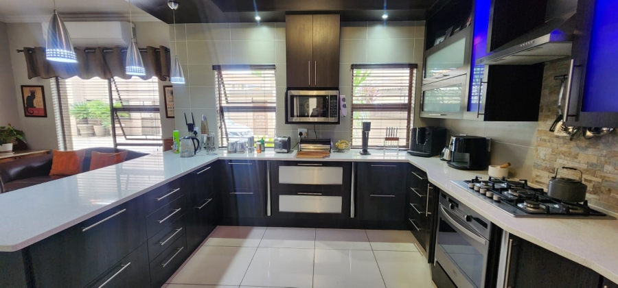 3 Bedroom Property for Sale in Vanderbijlpark SW 5 Gauteng
