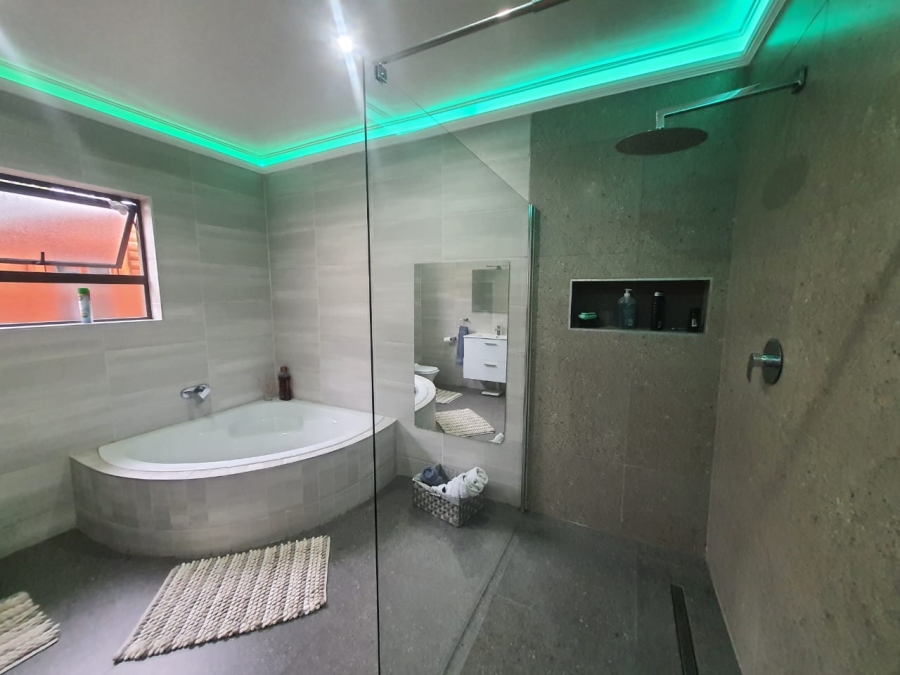 4 Bedroom Property for Sale in Vanderbijlpark SE 4 Gauteng