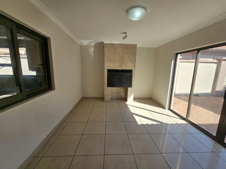 3 Bedroom Property for Sale in Vanderbijlpark SW 5 Gauteng