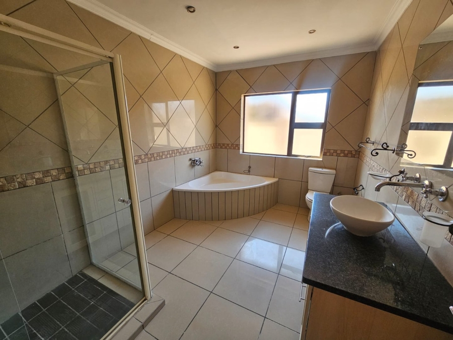 3 Bedroom Property for Sale in Vanderbijlpark SW 5 Gauteng