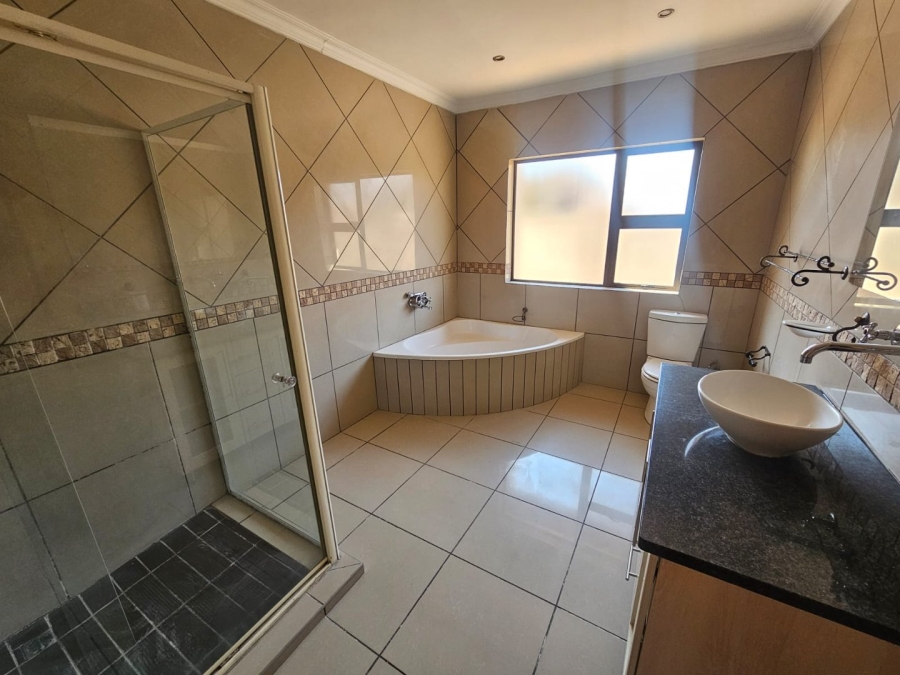 3 Bedroom Property for Sale in Vanderbijlpark SW 5 Gauteng