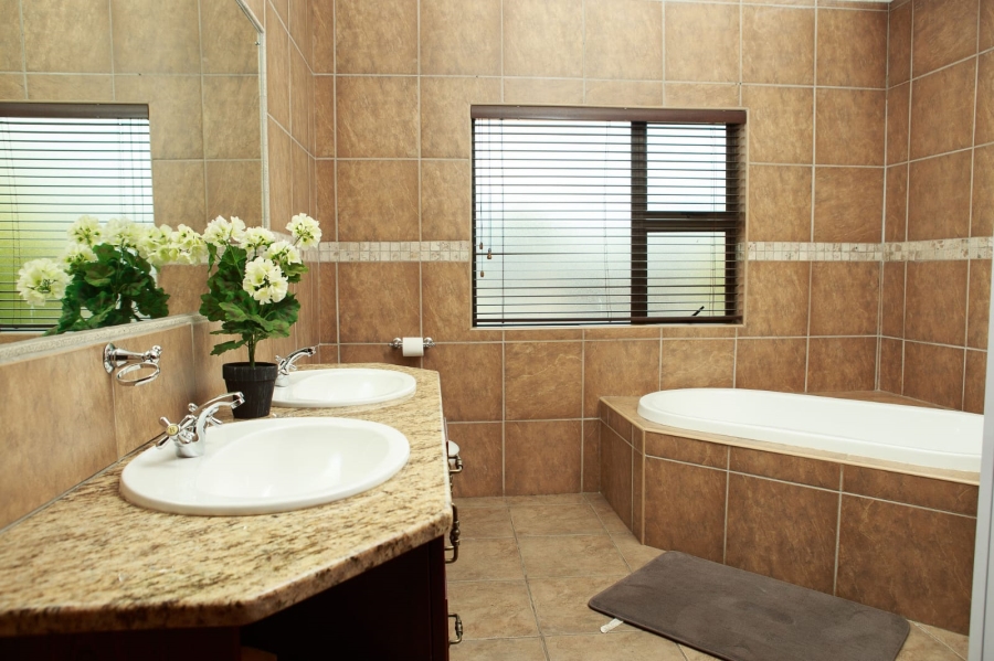 4 Bedroom Property for Sale in Vanderbijlpark SW 5 Gauteng