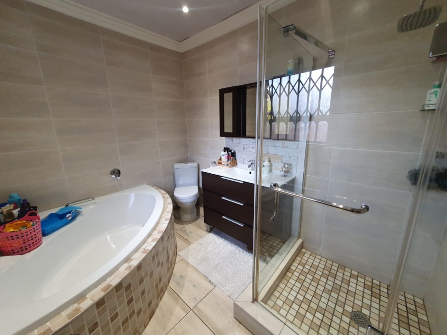 3 Bedroom Property for Sale in Vanderbijlpark SW 5 Gauteng