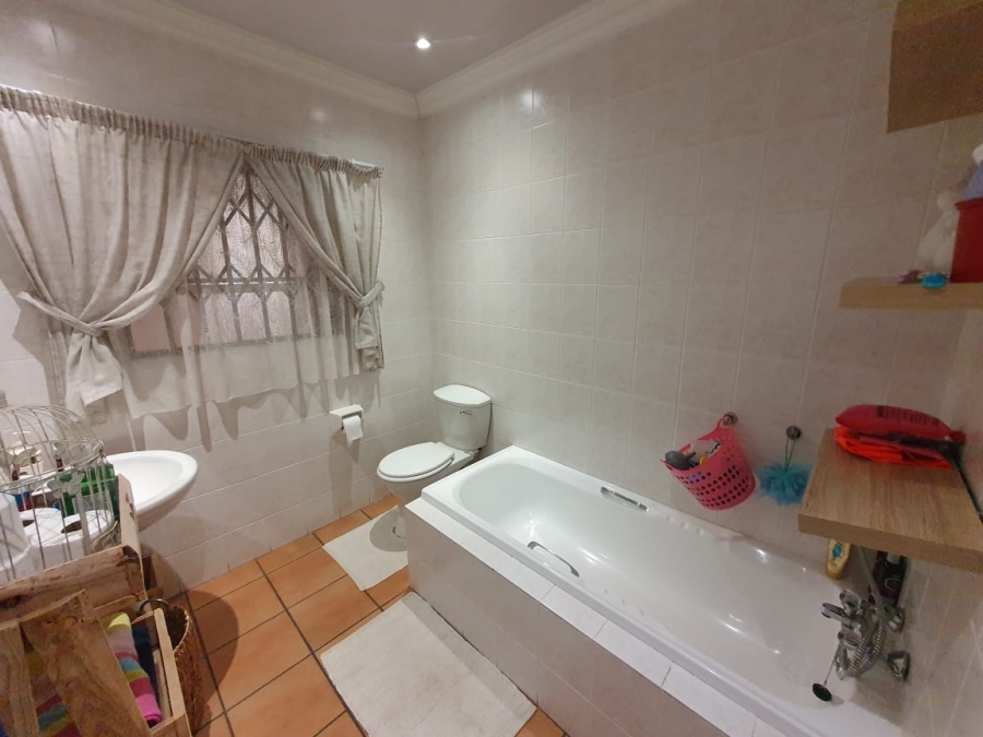 3 Bedroom Property for Sale in Vanderbijlpark SW 5 Gauteng