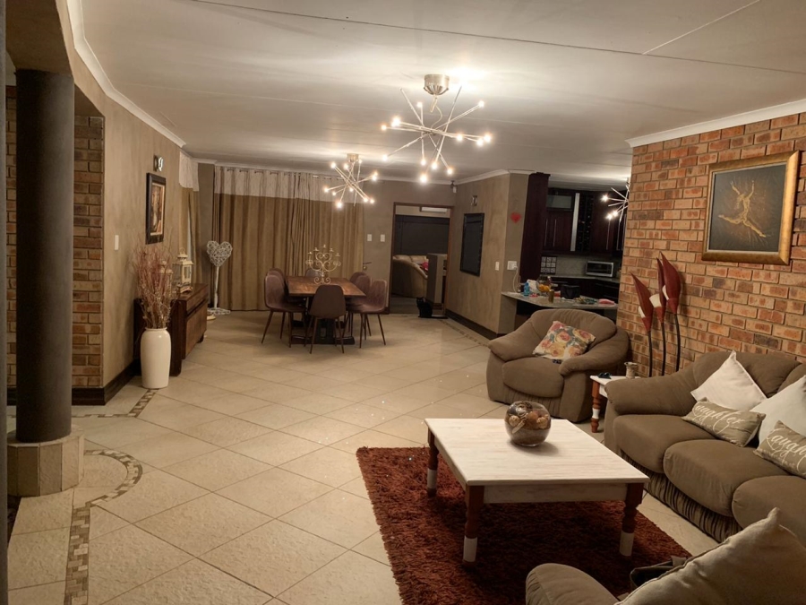 4 Bedroom Property for Sale in Vanderbijlpark SE 4 Gauteng