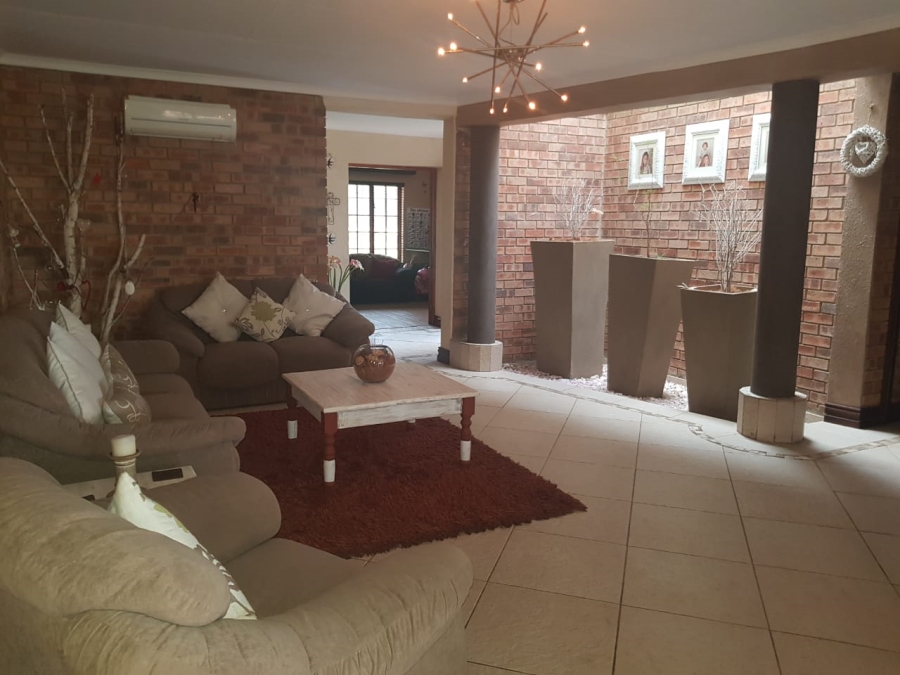 4 Bedroom Property for Sale in Vanderbijlpark SE 4 Gauteng
