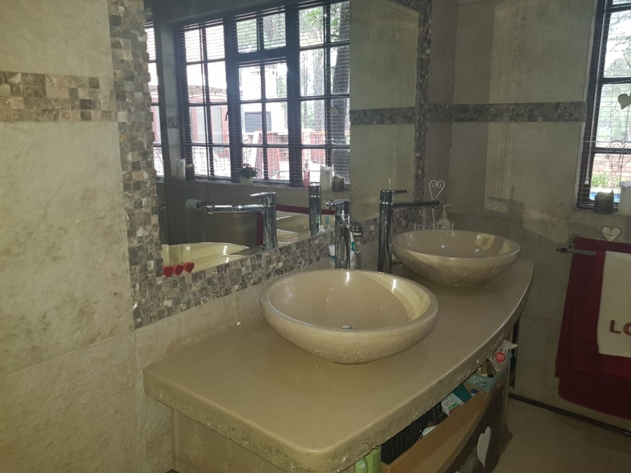 4 Bedroom Property for Sale in Vanderbijlpark SE 4 Gauteng