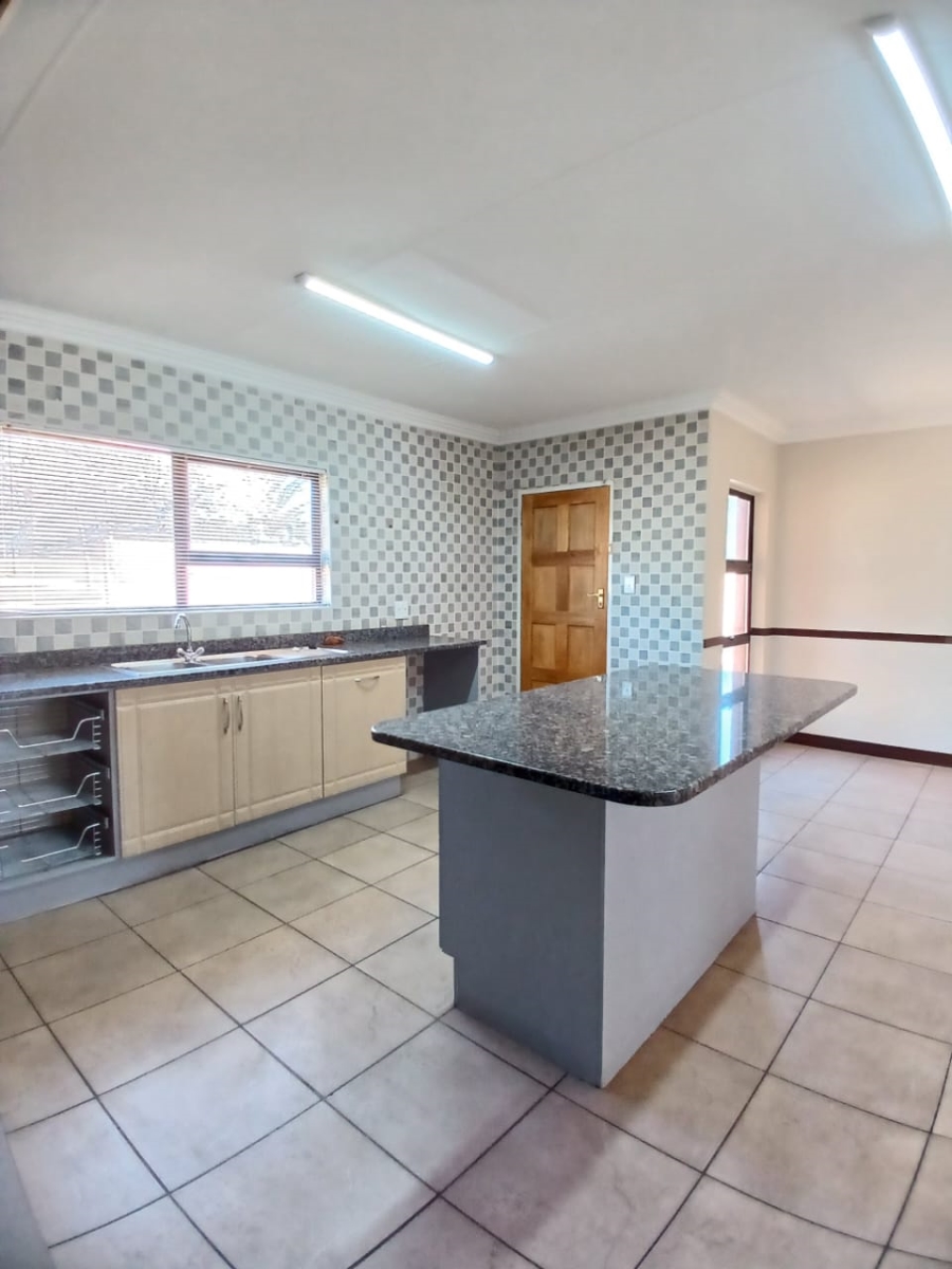 3 Bedroom Property for Sale in Vanderbijlpark SW 5 Gauteng