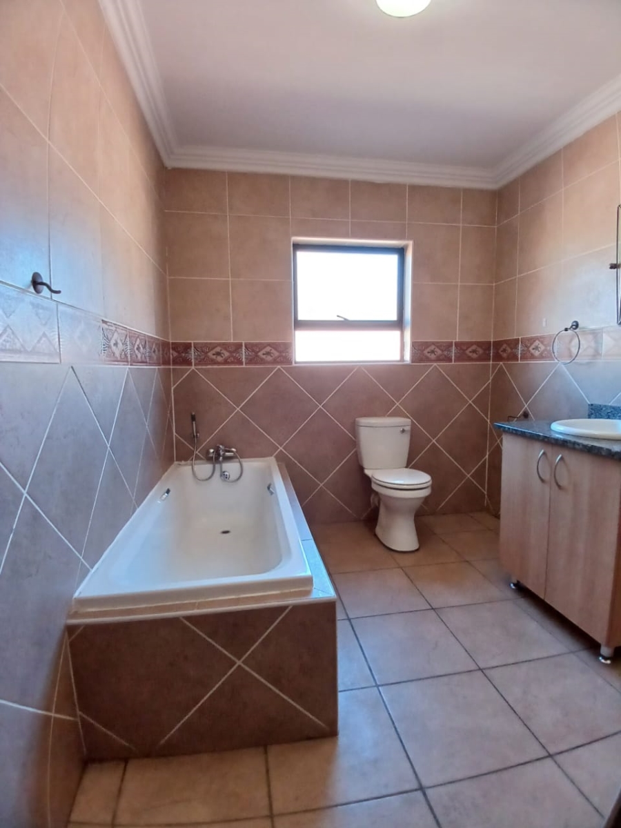 3 Bedroom Property for Sale in Vanderbijlpark SW 5 Gauteng