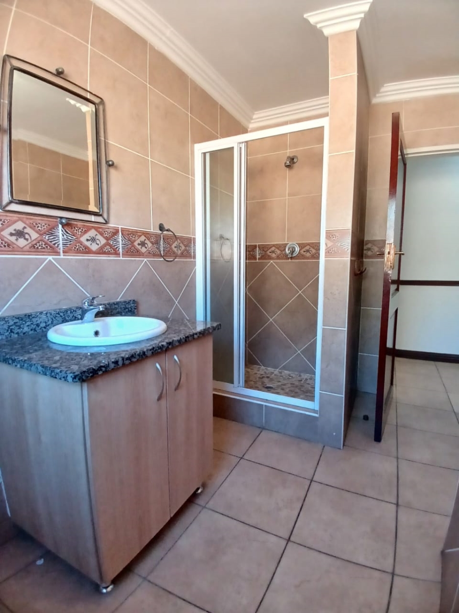 3 Bedroom Property for Sale in Vanderbijlpark SW 5 Gauteng