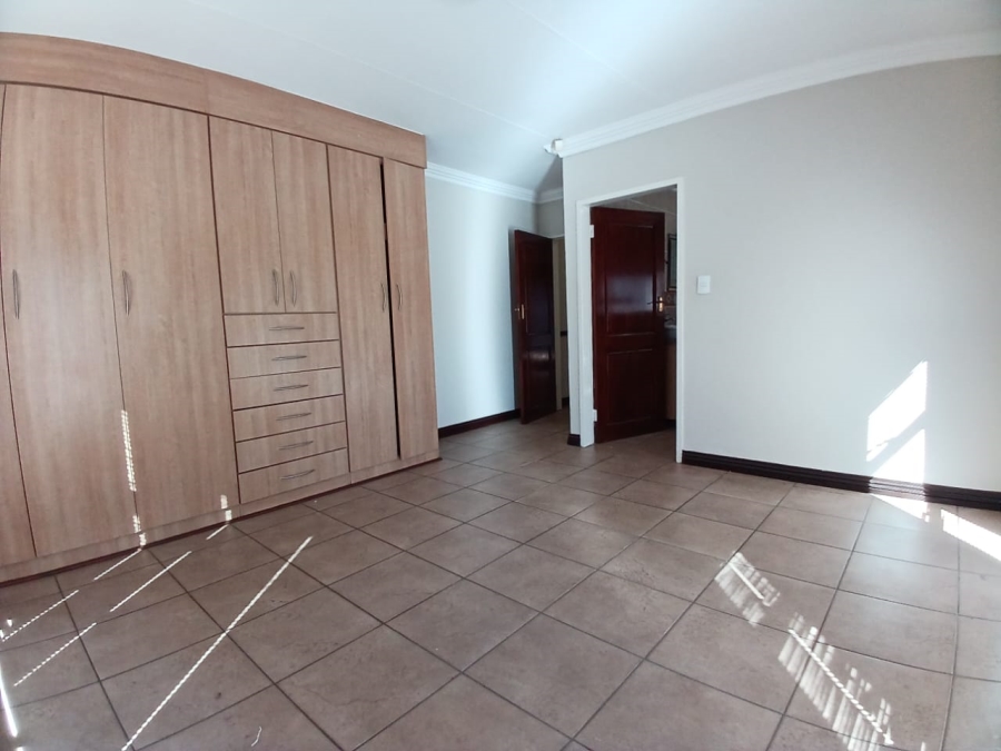 3 Bedroom Property for Sale in Vanderbijlpark SW 5 Gauteng