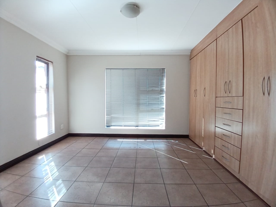 3 Bedroom Property for Sale in Vanderbijlpark SW 5 Gauteng