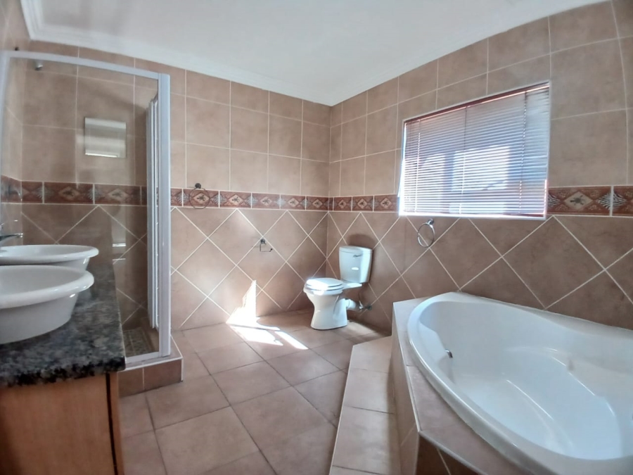 3 Bedroom Property for Sale in Vanderbijlpark SW 5 Gauteng