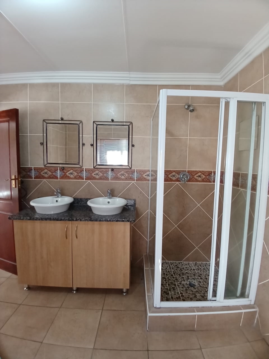 3 Bedroom Property for Sale in Vanderbijlpark SW 5 Gauteng