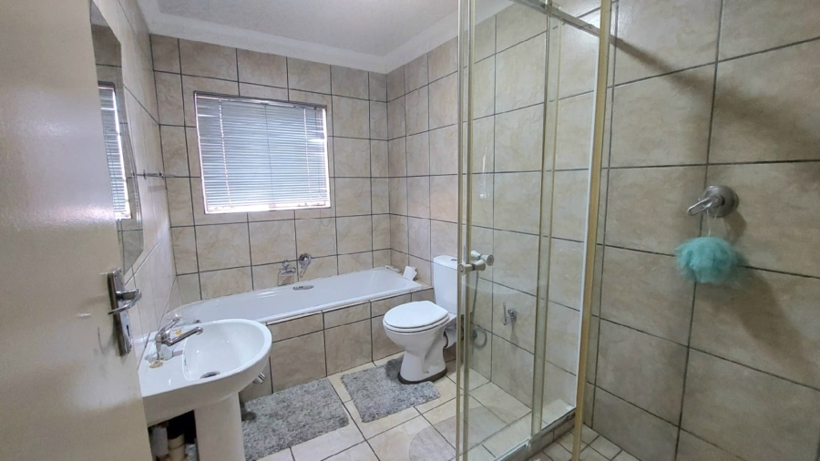 3 Bedroom Property for Sale in Vanderbijlpark SW 5 Gauteng