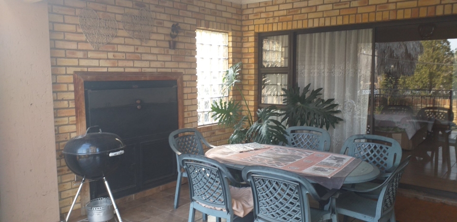 4 Bedroom Property for Sale in Vanderbijlpark SW 5 Gauteng