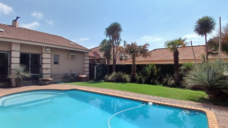 3 Bedroom Property for Sale in Vanderbijlpark SE 4 Gauteng