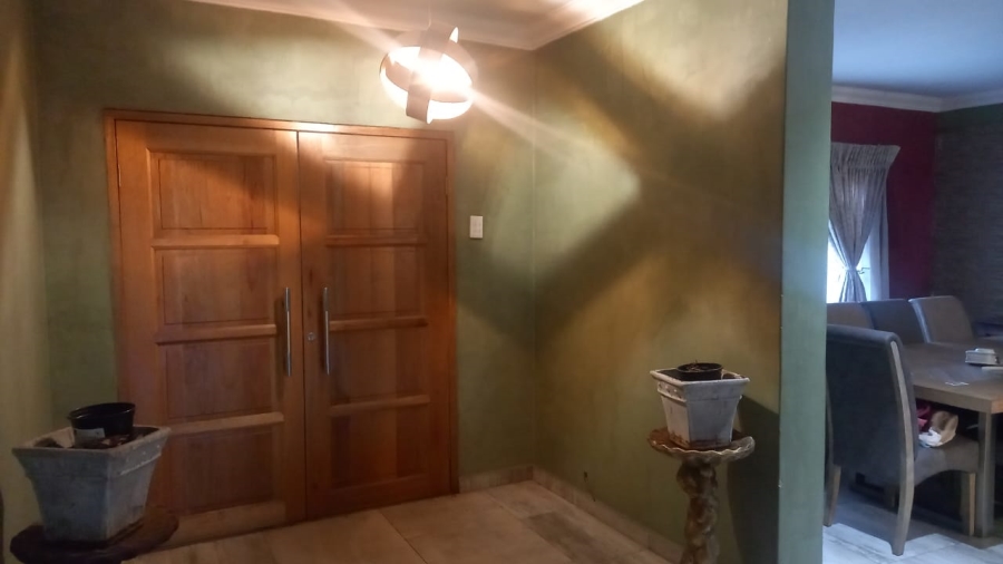 6 Bedroom Property for Sale in Vanderbijlpark SE 4 Gauteng